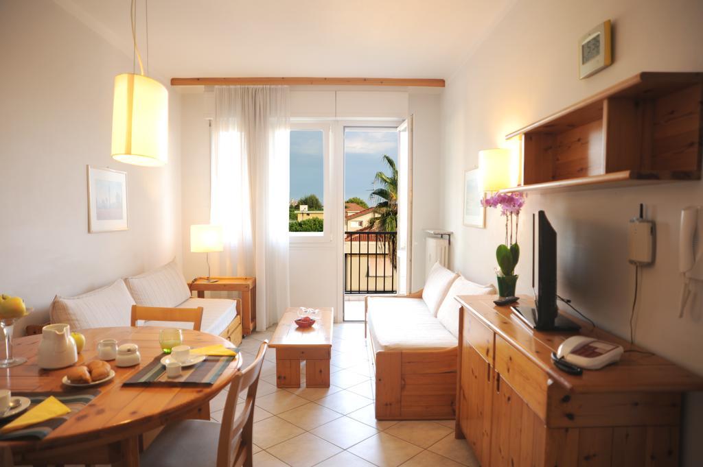 Residence Laura Bordighera Habitación foto